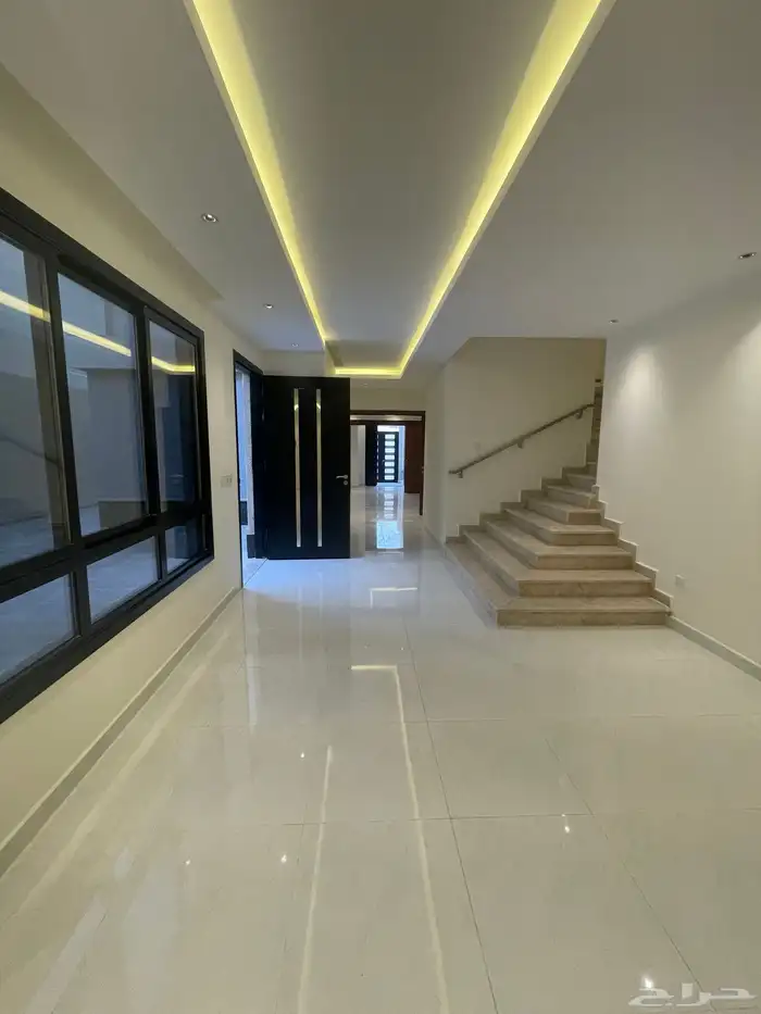 فيلا للإيجار المشرقية حي الجنادرية 17