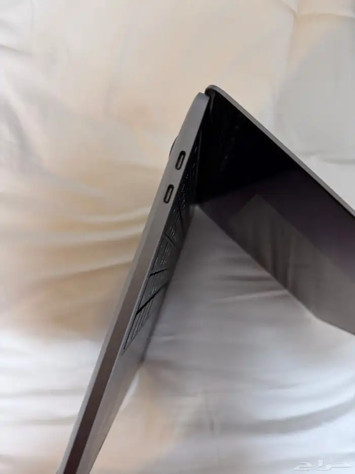 ماك بوك برو مع كرتون الاصلي و الشاحن الاصلي نظيف 5