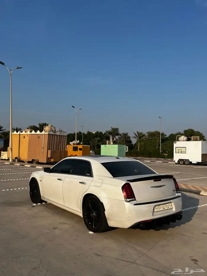 للبيع كرايزلر هيمي 2011 فل V8 3