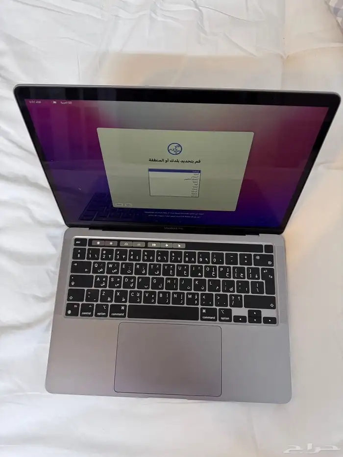ماك بوك برو مع كرتون الاصلي و الشاحن الاصلي نظيف 0