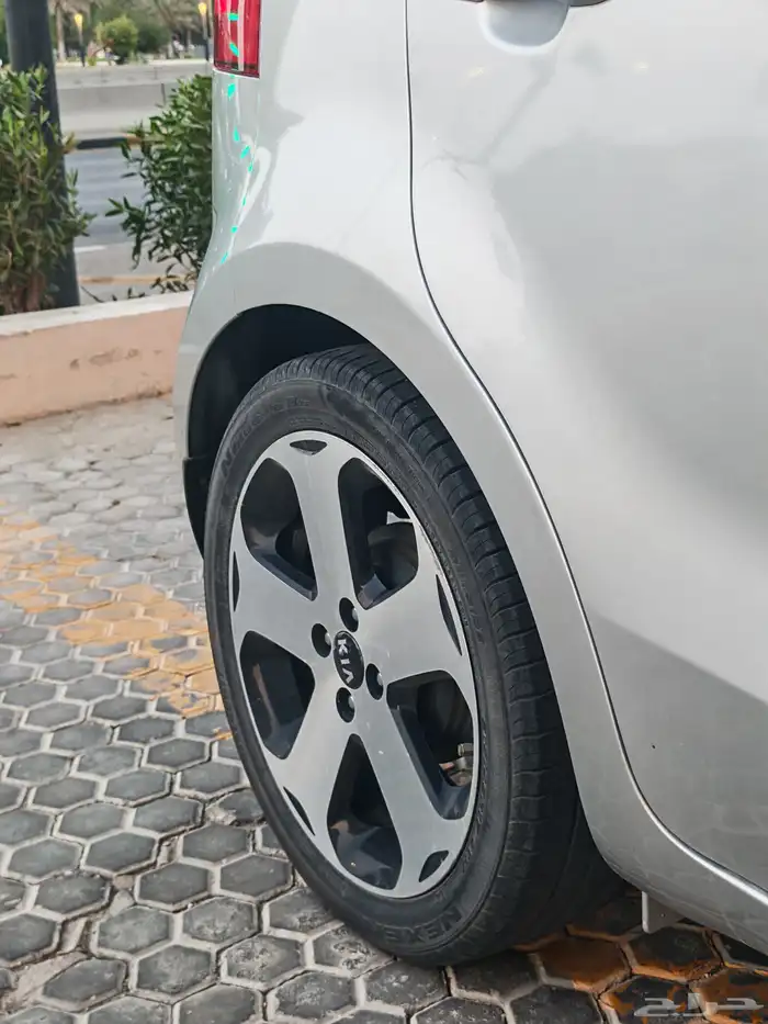 كيا ريو هاتشباك مخززن فل كامل 12