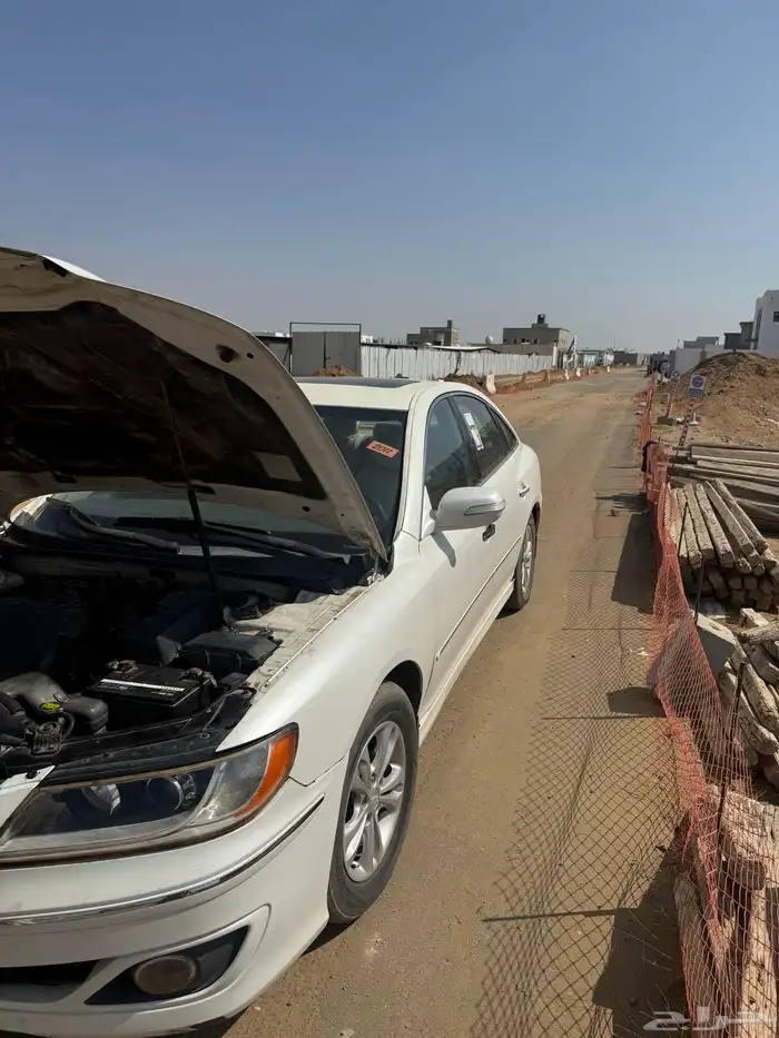 أزيرا 2011 للبيع 1