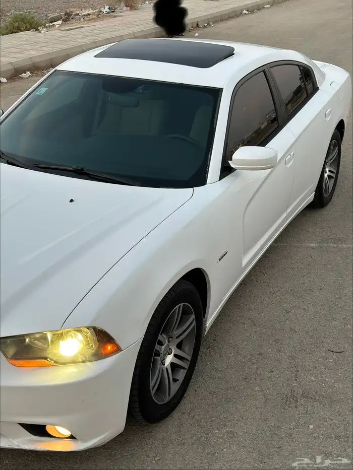 للبيع تشارجر 2014 فل هاوس V8 ابيض لؤلؤي مالك اول 18