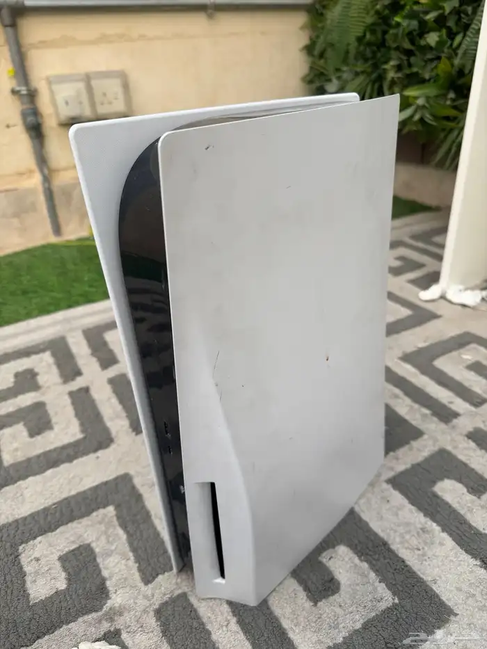 سوني 5 للبيع مستخدم لا يشكو من اي مشكلة داخلية بالسوني 0