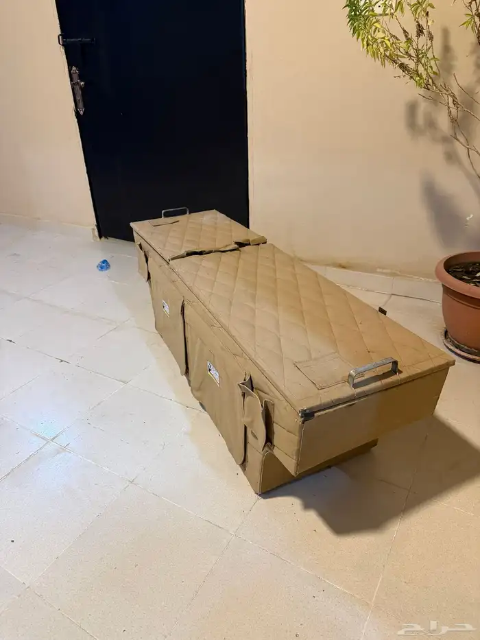 صندوق حديد عليه تلبيس تفصيل قرناس الشمال 1