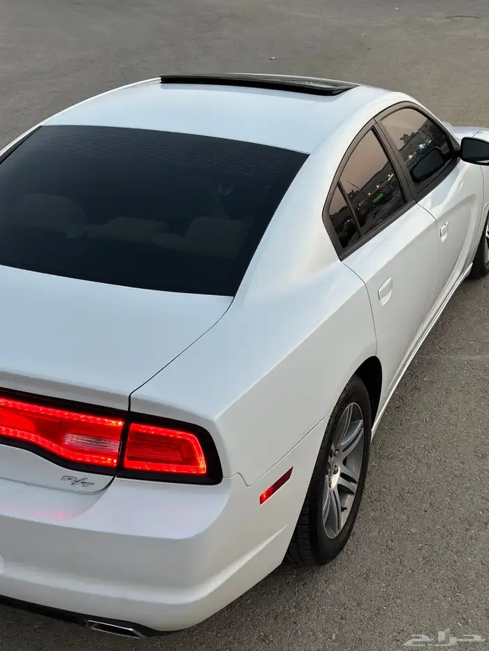 للبيع تشارجر 2014 فل هاوس V8 ابيض لؤلؤي مالك اول 20