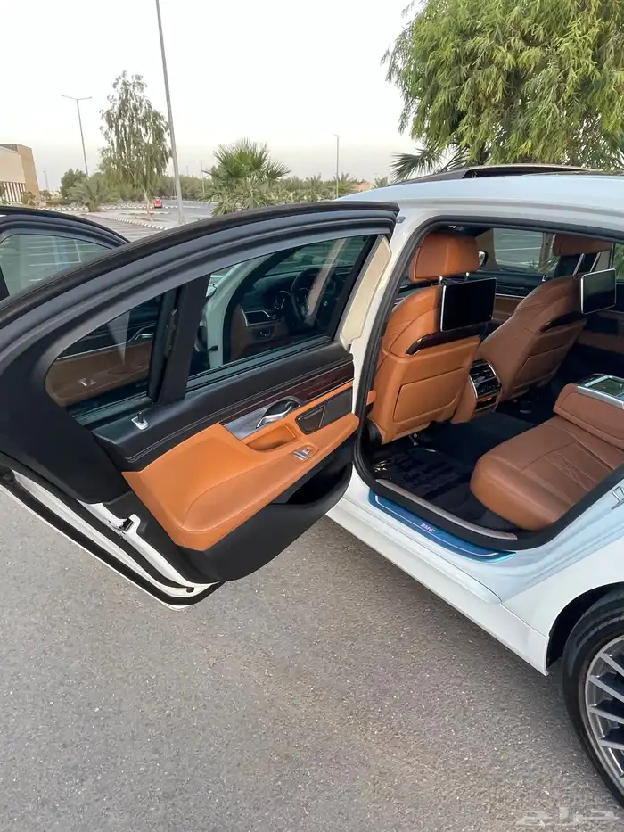 بي ام دبليو 2017 740 لامانع من البدل المناسب 37