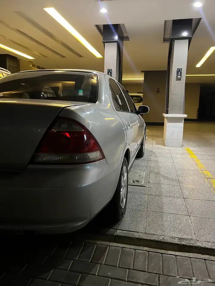 للبيع نيسان صني 2011 3