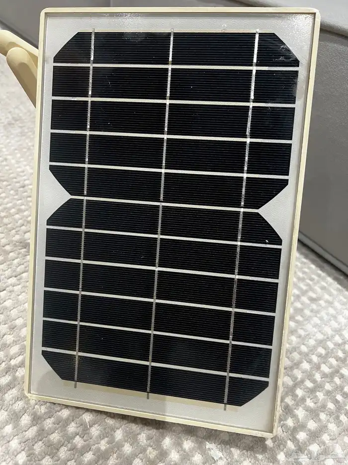 كميرا بالطاقه الشمسيه 1