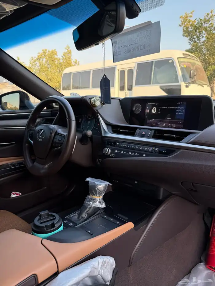 لكزس ES 300h 2021 13