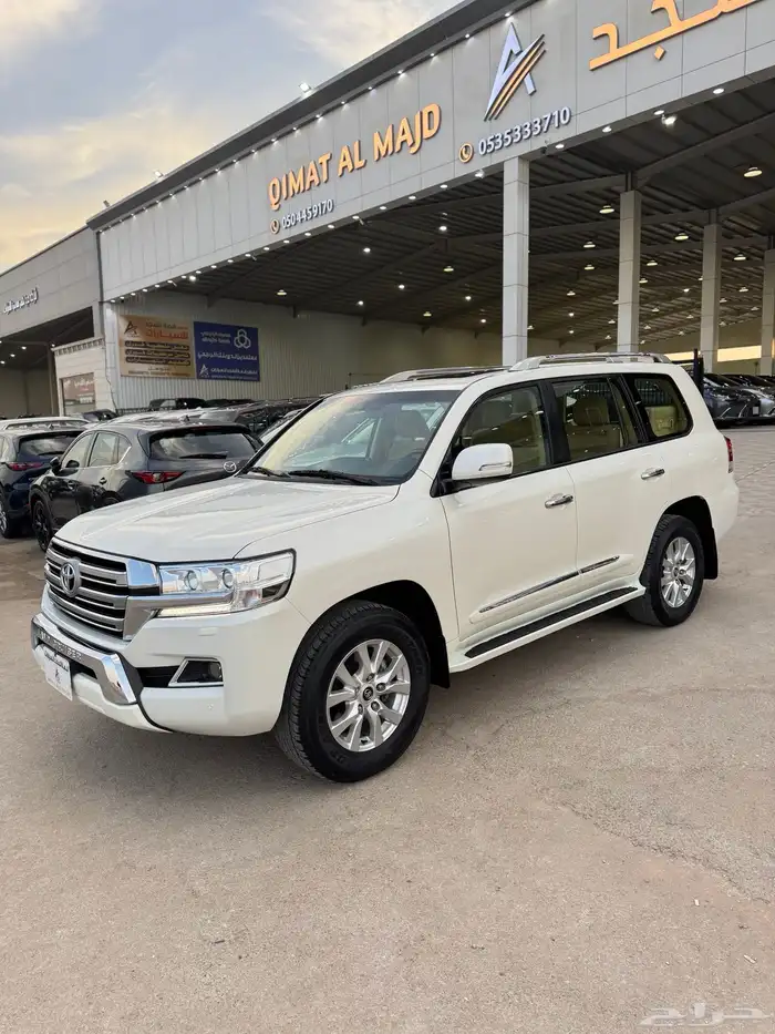 للبيع لاندكروزر GXR 2016 - بحالة الوكاله - سعودي 2