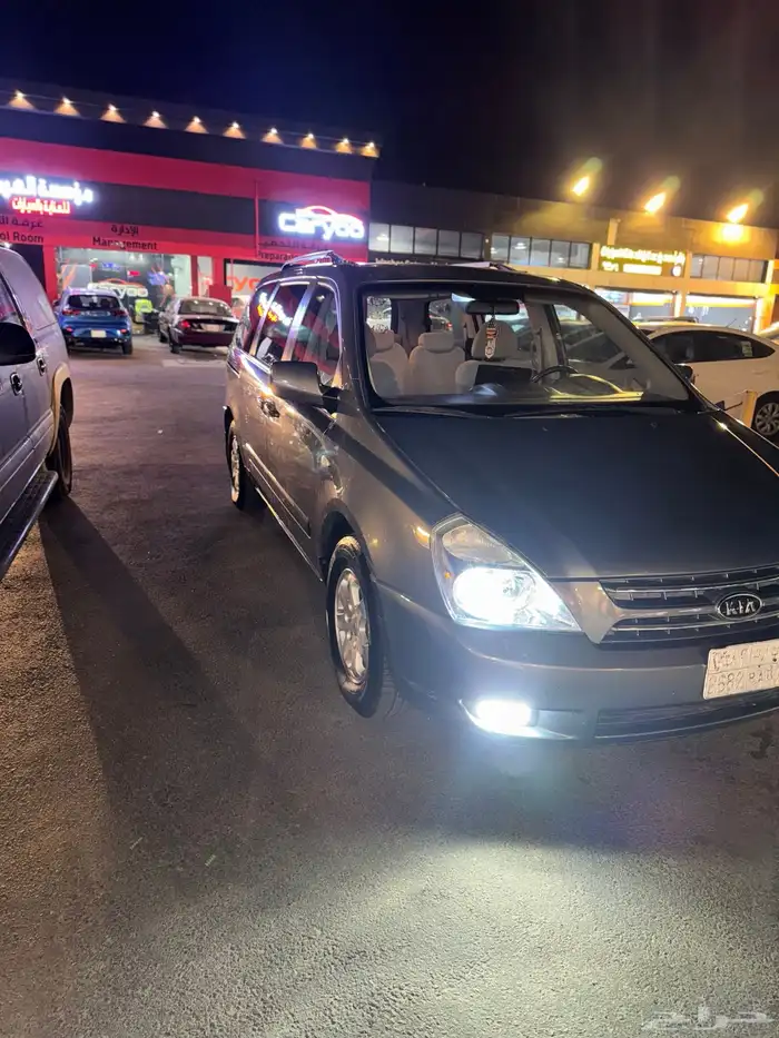 كيا كارنفال 2009 نظيفه 19