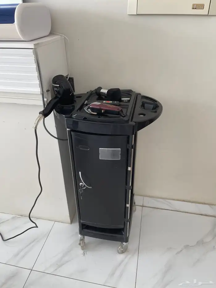 للبيع ديكورات واغراض محل حلاقة اطفال 1