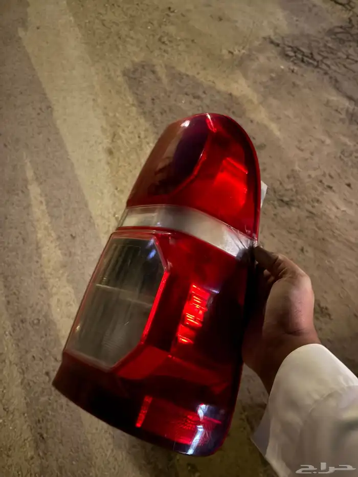 صدام هايلكس وكاله وشمعات واصطب خلفي اصلي وكاله 11