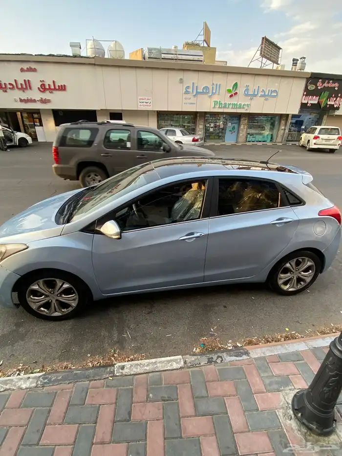 سياره اي ثري سيدان 2013 3