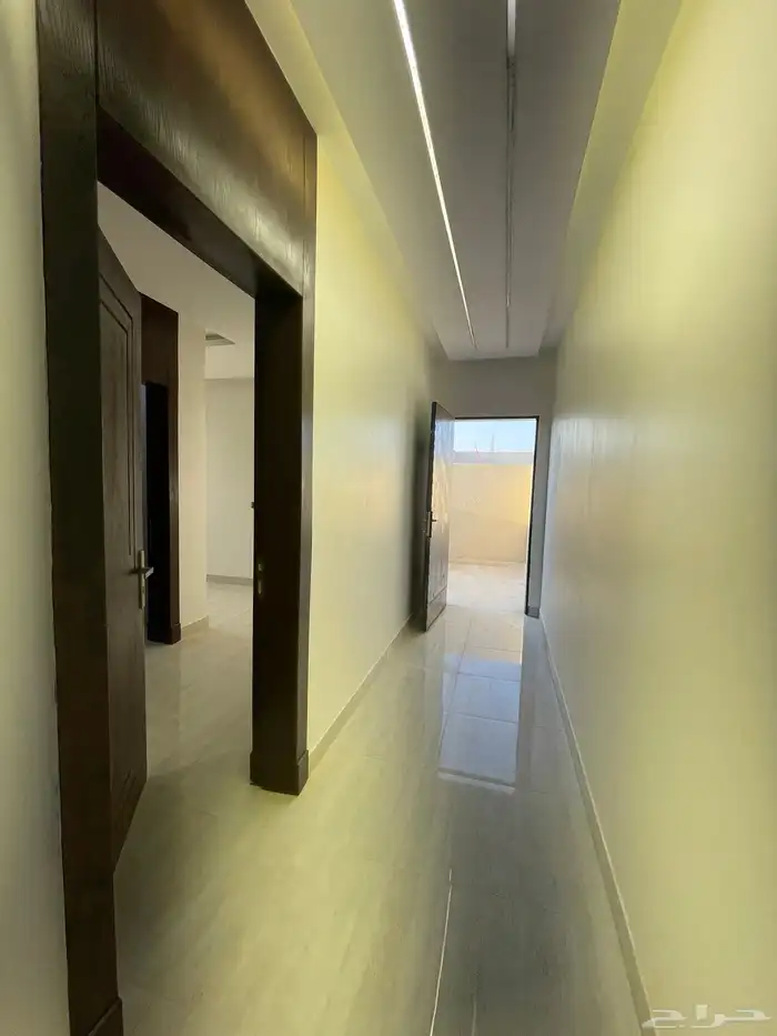 للبيع فيلا درج داخلي وشقتين مساحة 312م واحة الرحال 20