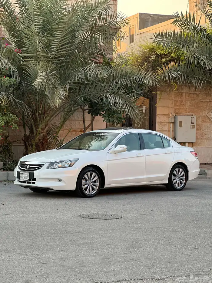 هوندا أكورد 2012 مخزن ممشى قليل مستخدم أول وكالة 12