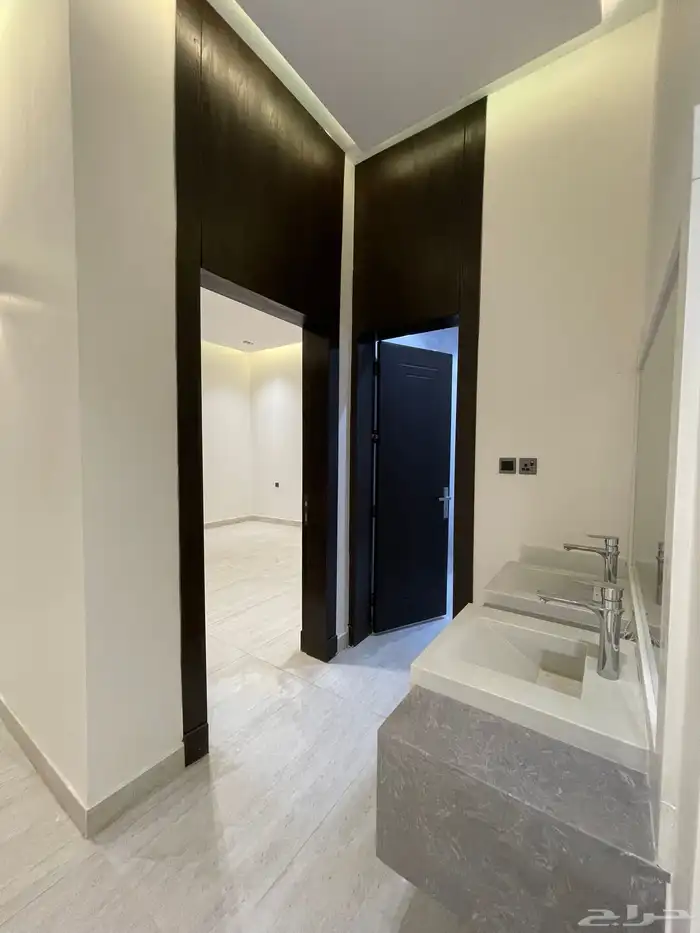 للبيع فيلا درج داخلي وشقتين مساحة 312م واحة الرحال 6