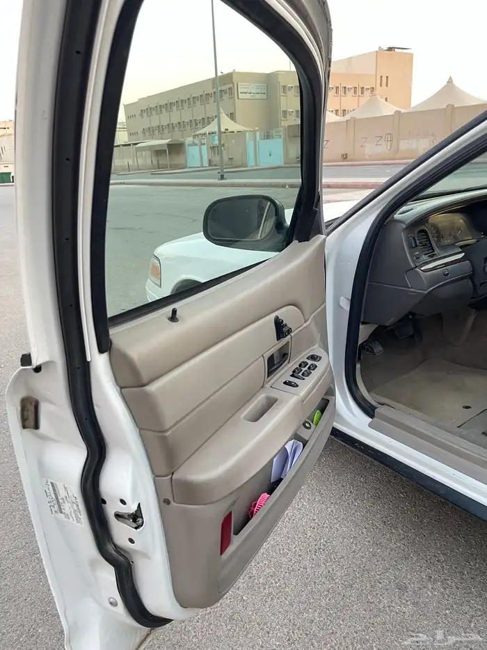 فورد فكتوريا 5