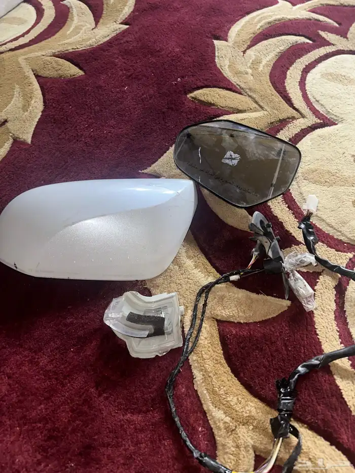 مراياء افلون و غطاء مراياء افلون 2021 (يسار 0