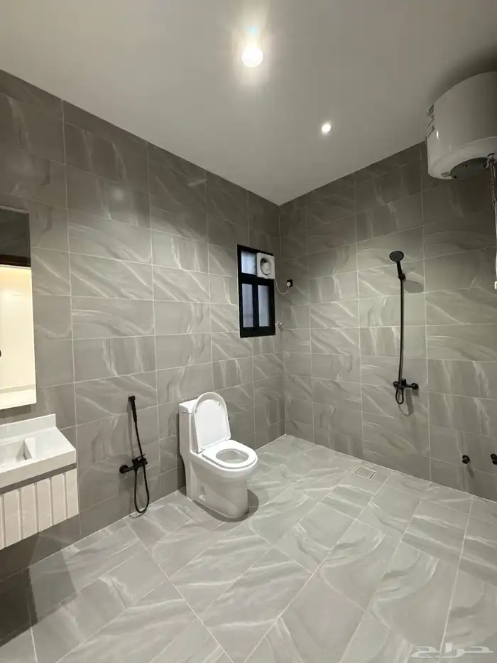 للبيع روف علوي موقع ممتاز - مدارس - مسجد - خدمات عامة كاملة 16