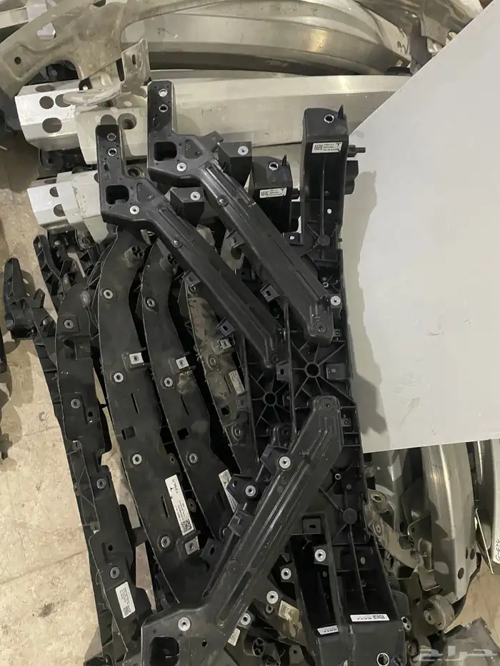 قطع غيار تسلا بجميع فئاتها 23