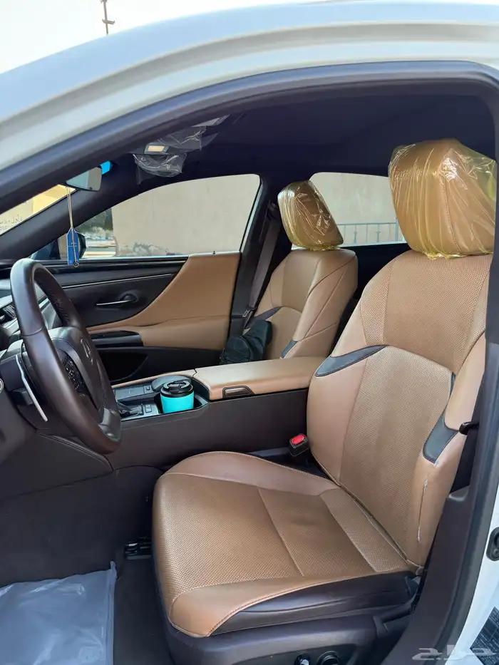 لكزس ES 300h 2021 9