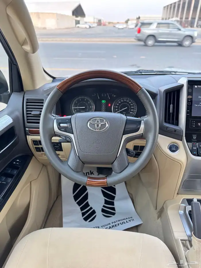 للبيع لاندكروزر GXR 2016 - بحالة الوكاله - سعودي 13