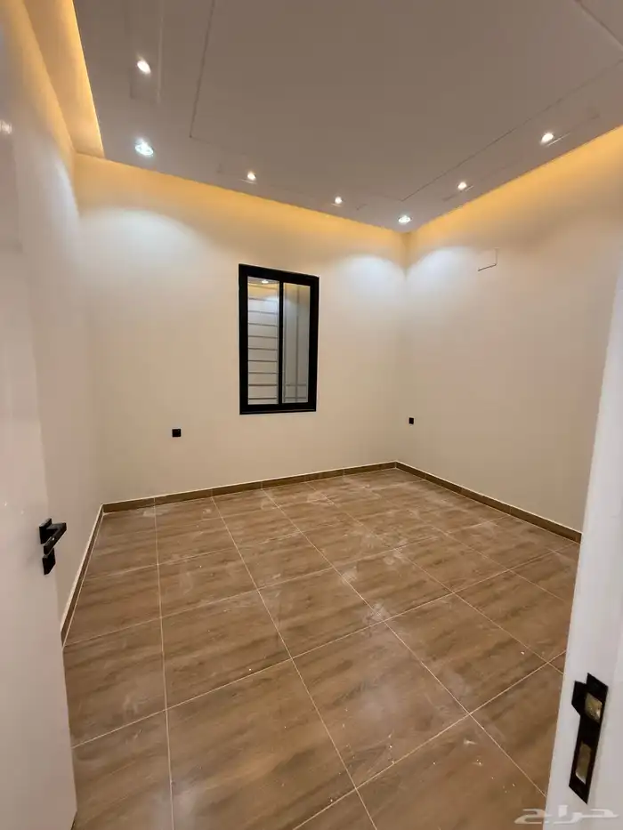 للبيع دور أرضي بحوش وشقق علويه مخطط قرطبه المحاله ابها 15