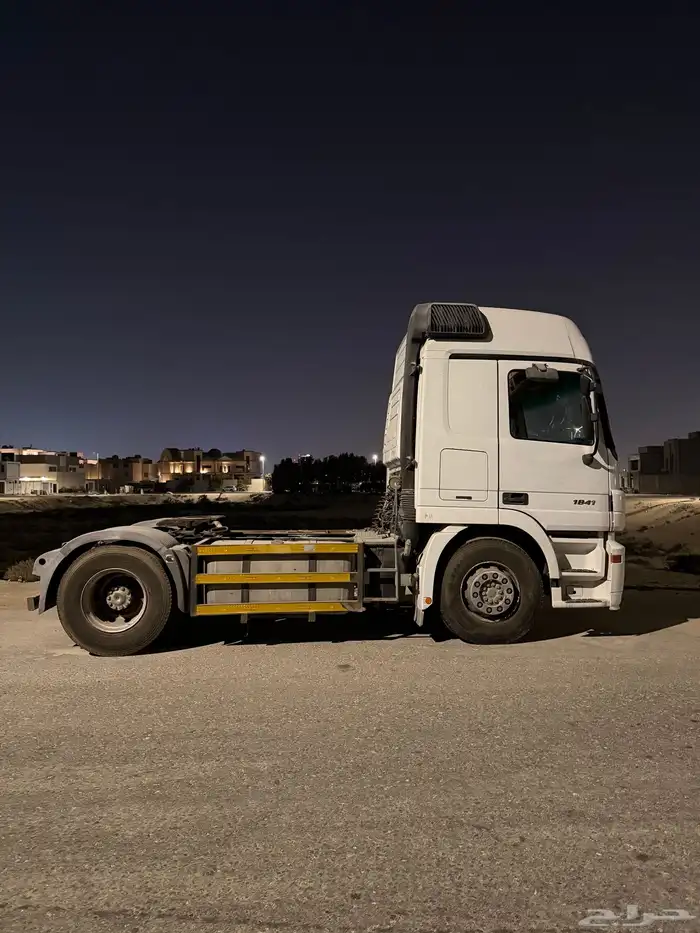 للبيع رأس تريلا مرسيدس أكتروس MP3 نظيف وجاهز للعمل 1