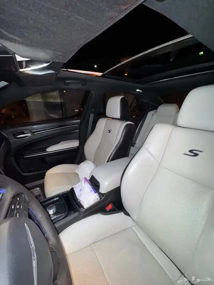 كرايزلر c300s نظيفة مع لوحة مميزة 14