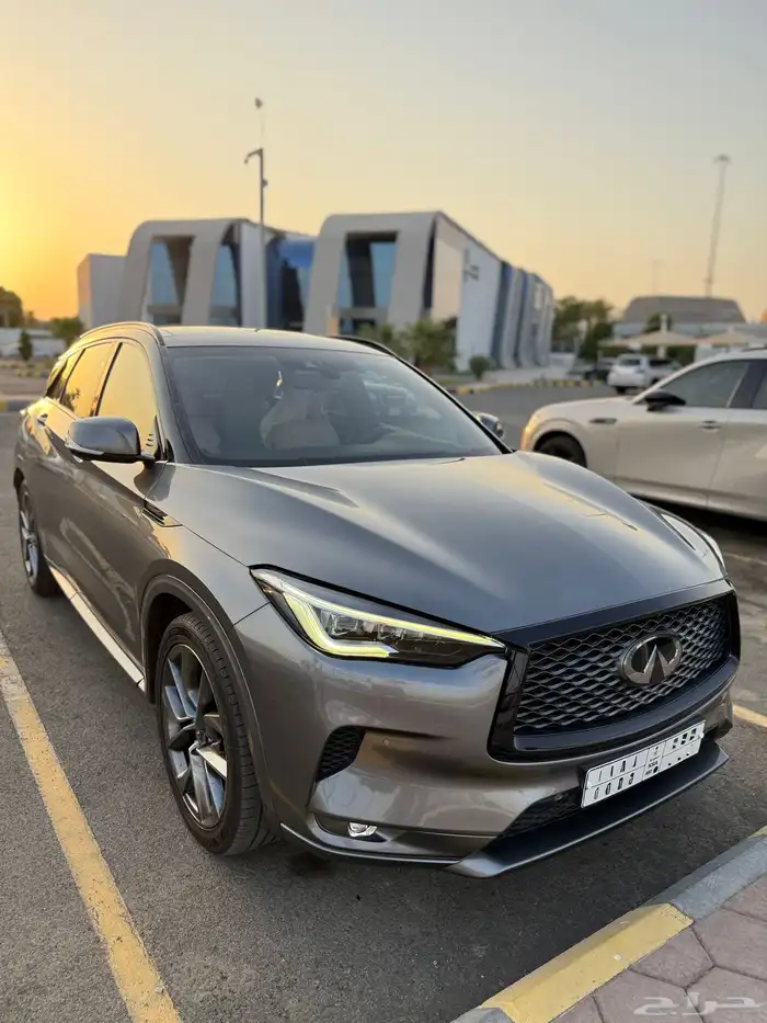 انفينتي QX50 نظيف جدا 7