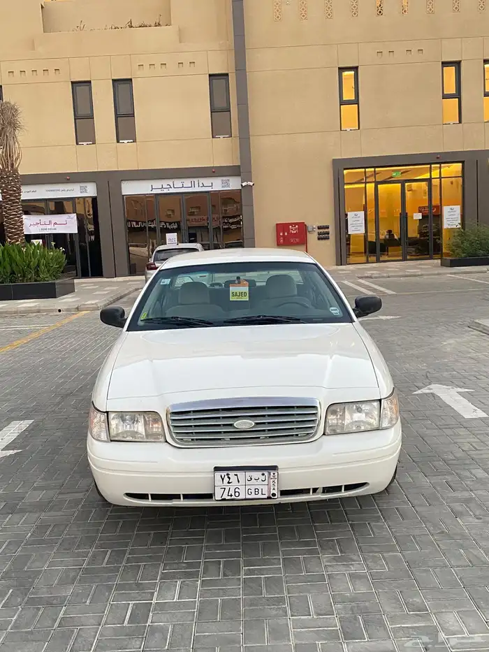 للبيع فورد فكتوريا 2003 بوليسي 2
