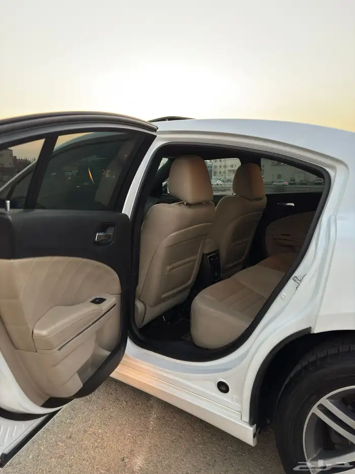 للبيع تشارجر 2014 فل هاوس V8 ابيض لؤلؤي مالك اول 29