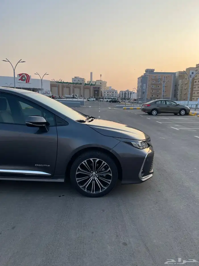 تويوتا كورلا 2022 فل كامل ممشى قليل 3