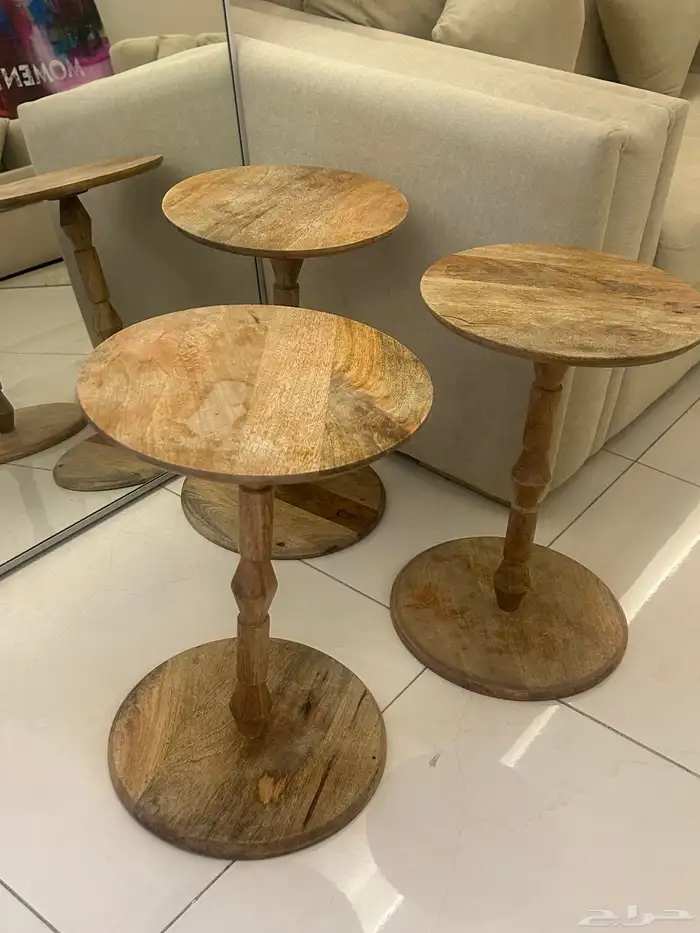 3 طاولات من وست الم مع طاولة كبيرة من هوم بوكس خشبية 0