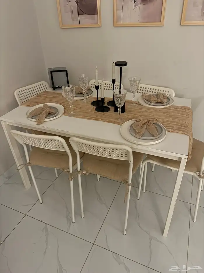 طاولة طعام ايكيا و 4 كراسي 3