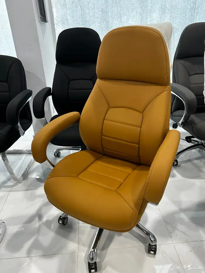 طاولة مكتب مع كراسي بسعر مخفض  الألوان متاحةlable 18