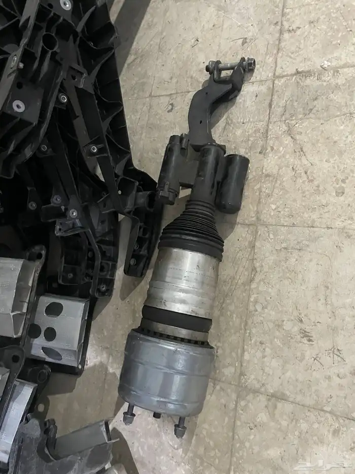 قطع غيار تسلا بجميع فئاتها 24