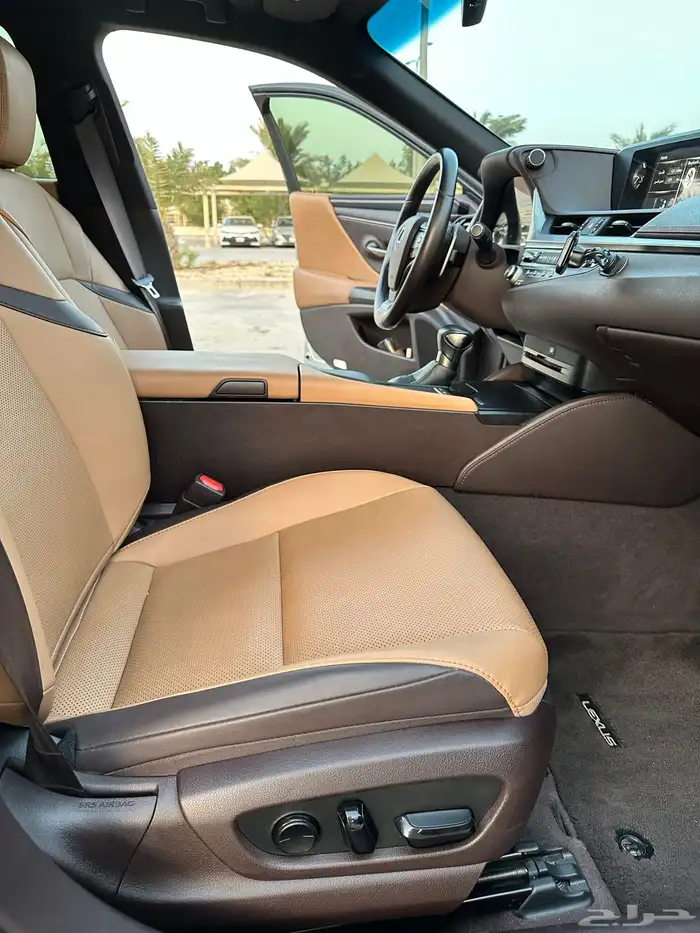 لكزس هايبرد ES300h موديل 2021 وكالة سعودي 29