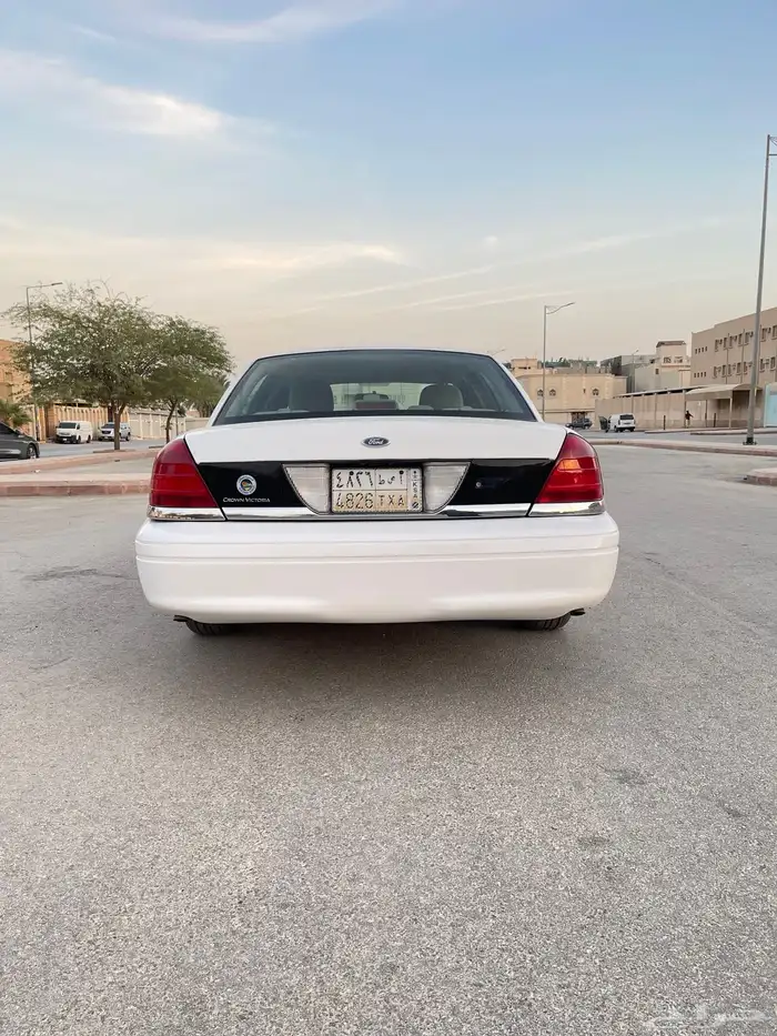فورد فكتوريا 17