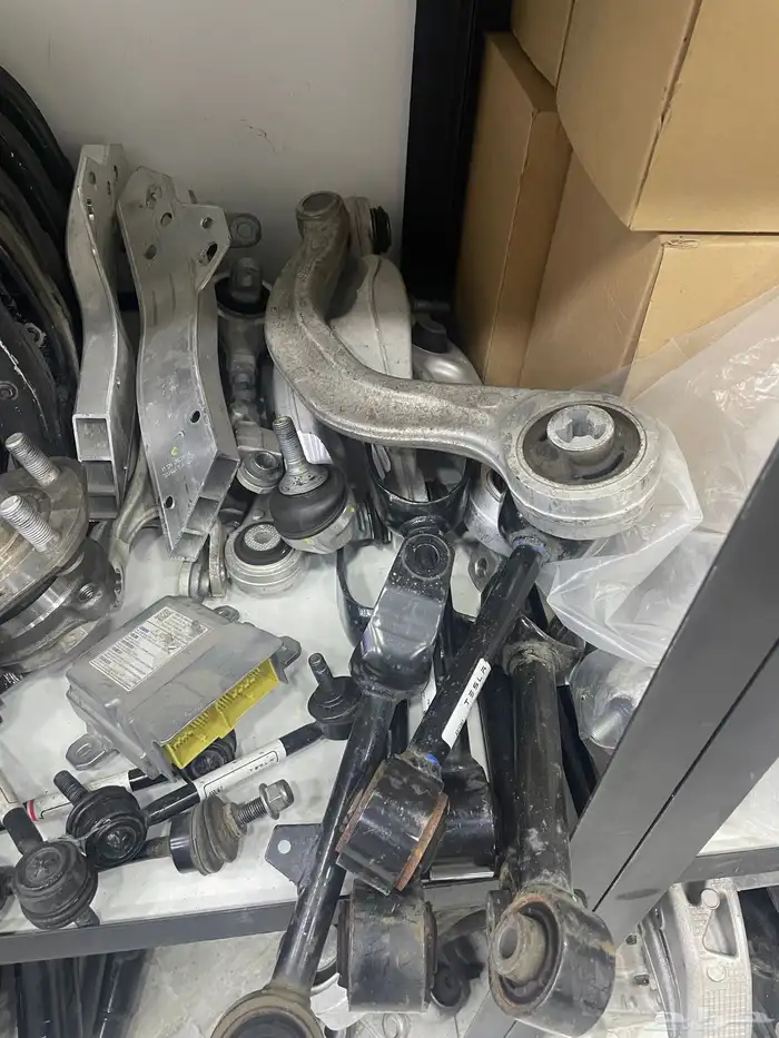 قطع غيار تسلا بجميع فئاتها 30