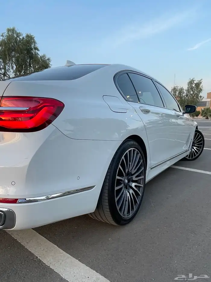 بي ام دبليو 2017 740 لامانع من البدل المناسب 16