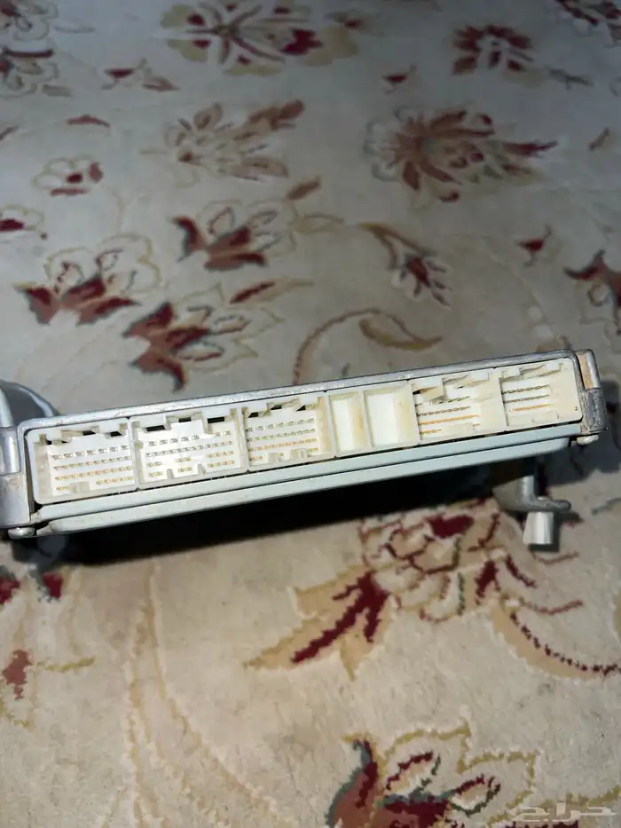 للبيع لاند كروزر كمبيوترvxr2006 2