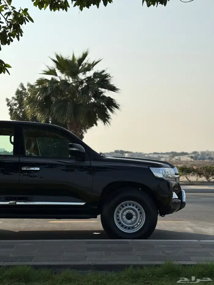 لاندكروزر 12