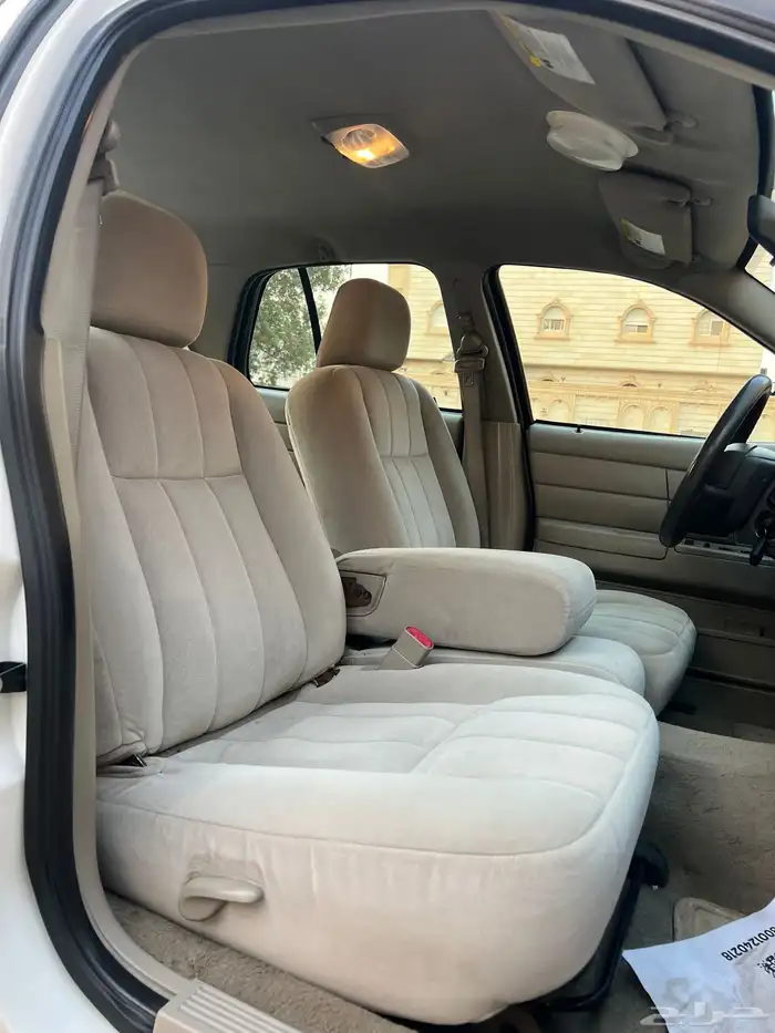 فورد بوليسي اصلي فكتوريا 2011 سعودي نظيف 9