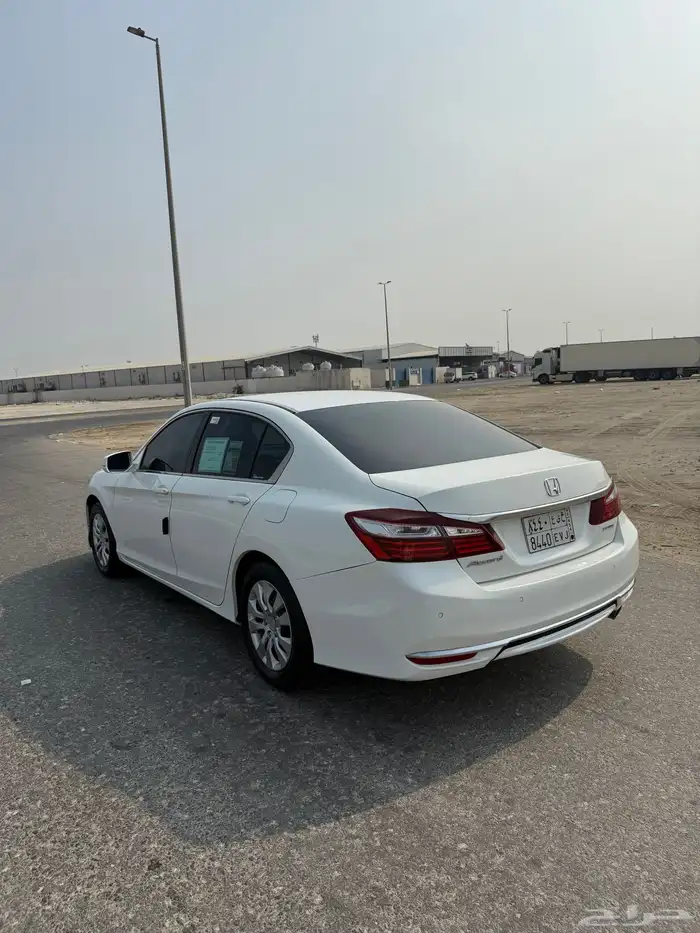 للبيع هوندا اكورد موديل 2017 5