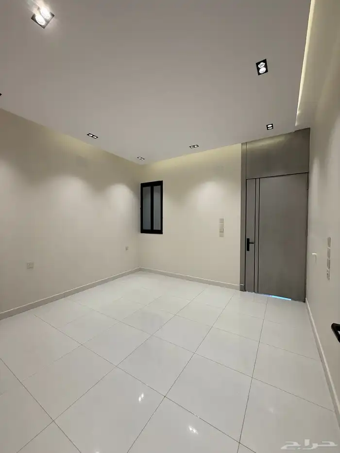 للبيع دور أرضي بمداخل خاصة وحوش بحي المعارض بسعر 570 الف 10