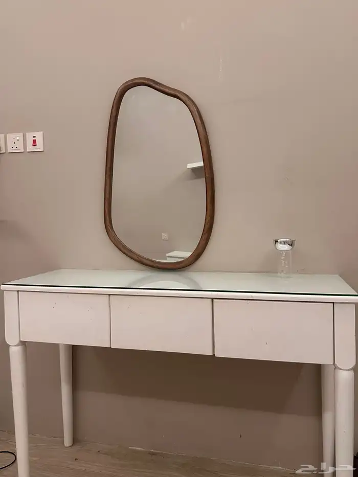 طاوله تسريحه للبيع 0