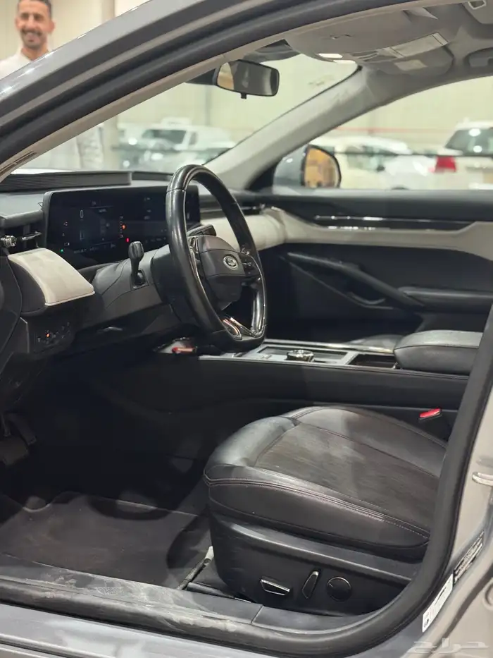 فورد تورس ترند 2023 وكاله 8